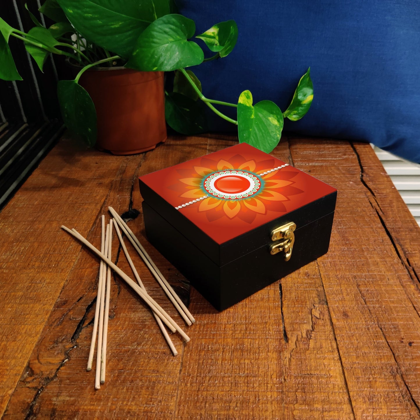 Rakhi Pearl Gift Box-S